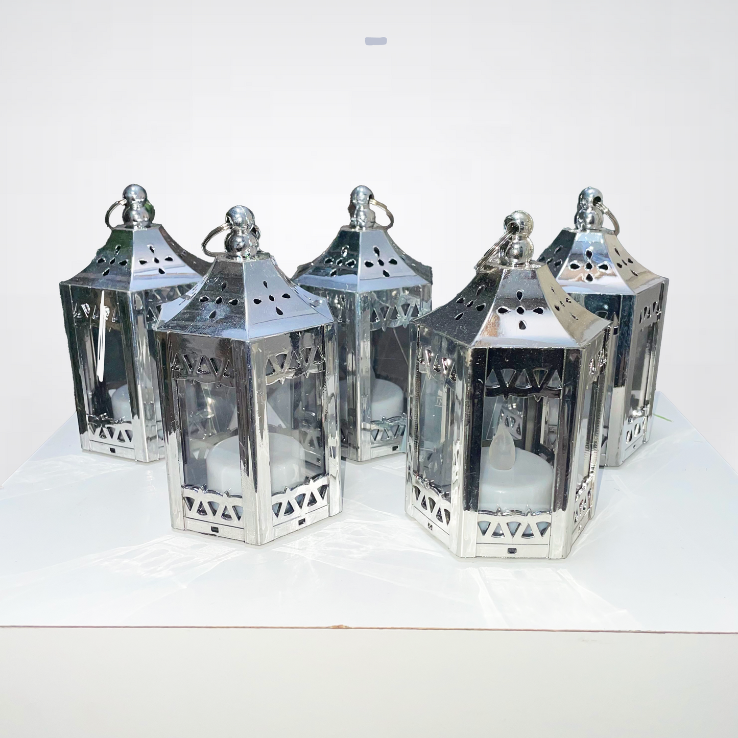 5 petites lanternes argentées (2 lots en stock)