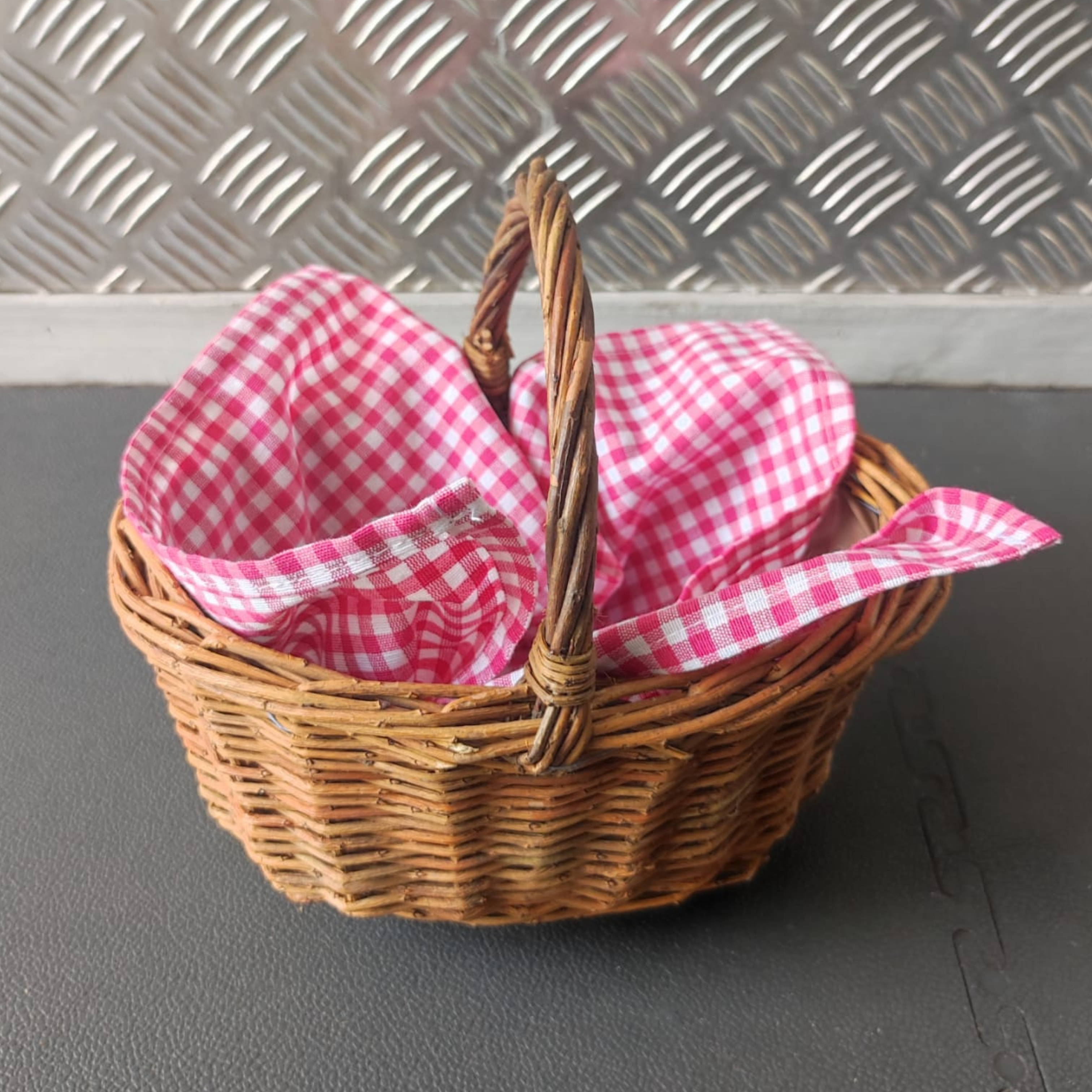 Panier osier habillé de tissu vichy