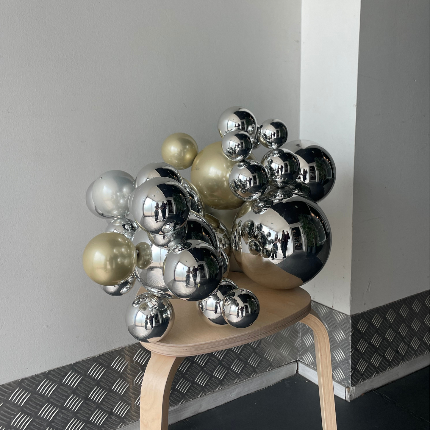 Structures boules décoratives (3 en stock)