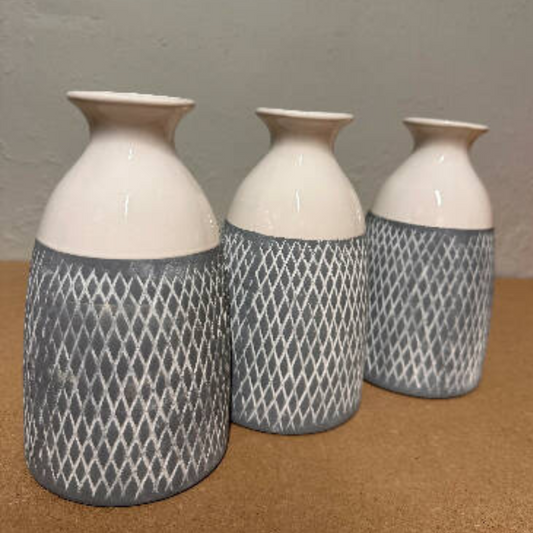 3 vases gris et blanc en céramique