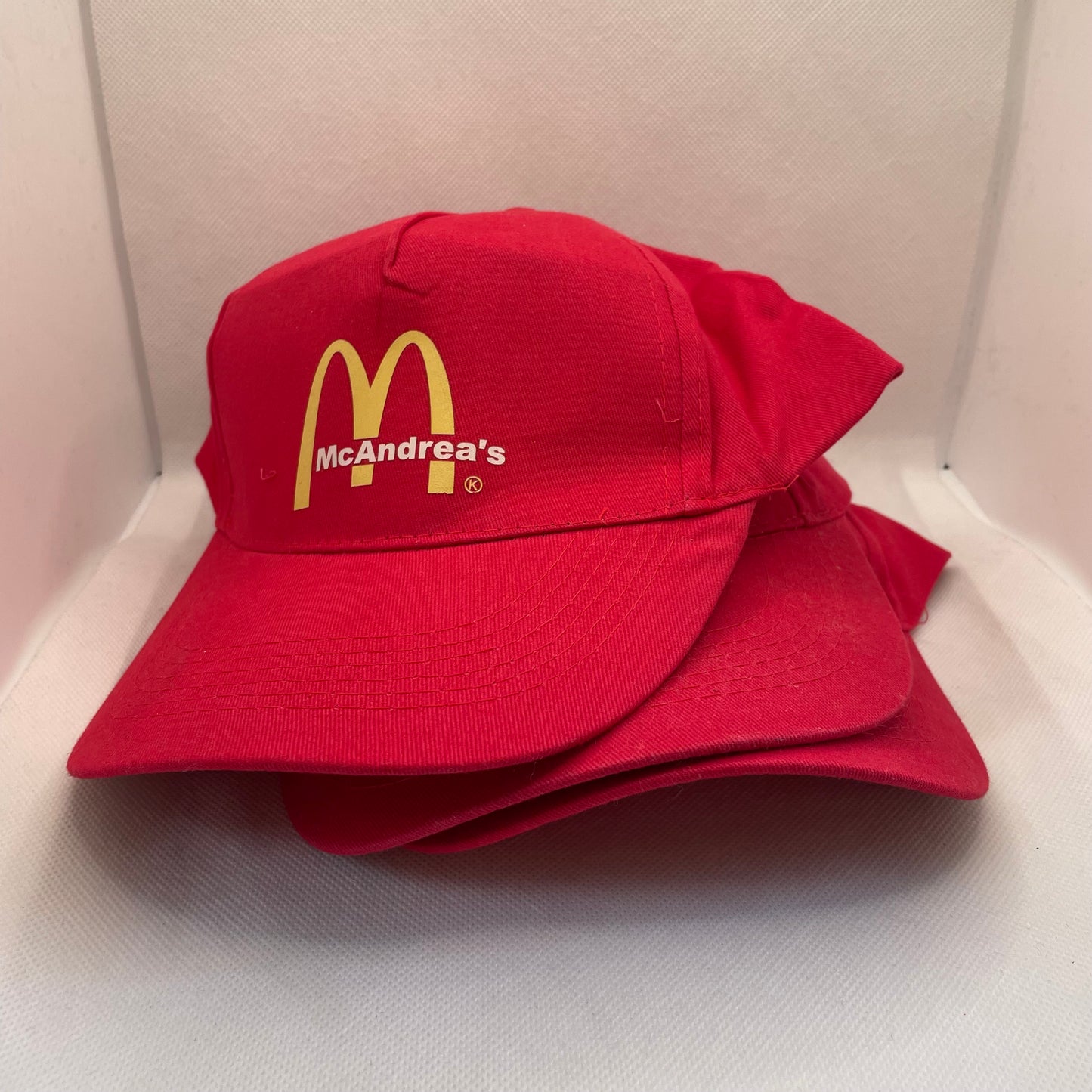 Lot de 3 casquettes et 3 tabliers personnalisés Mc Andrea's