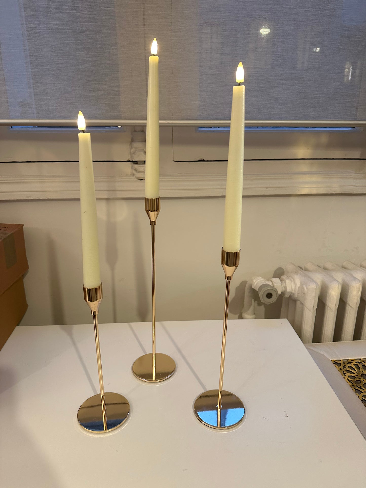 Lot de 10 bougeoirs et bougies led ( piles incluses )