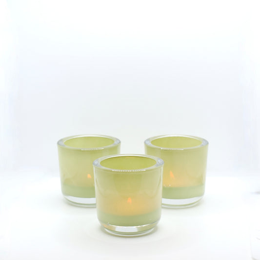 Lot de 8 petits vases ou photophores vert anis