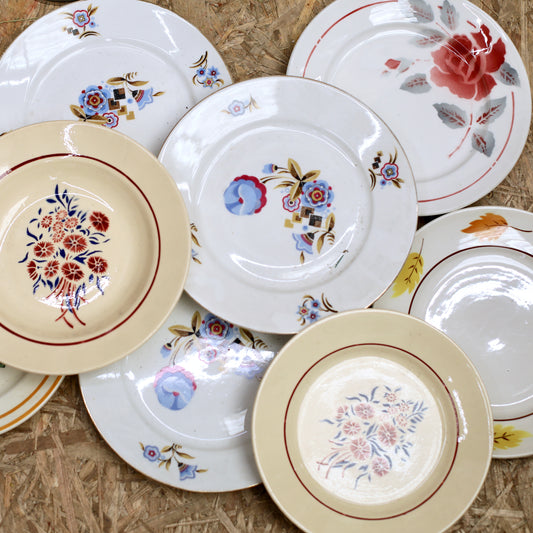 Lot de 15 assiettes fleuries vintage dépareillées