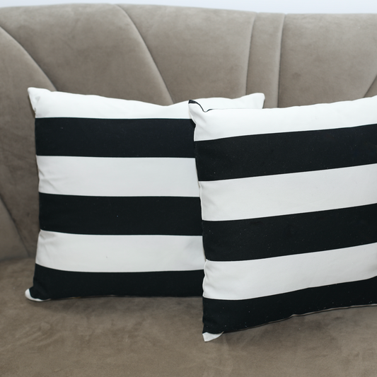 Lot de 8 coussins rayés noir et blanc